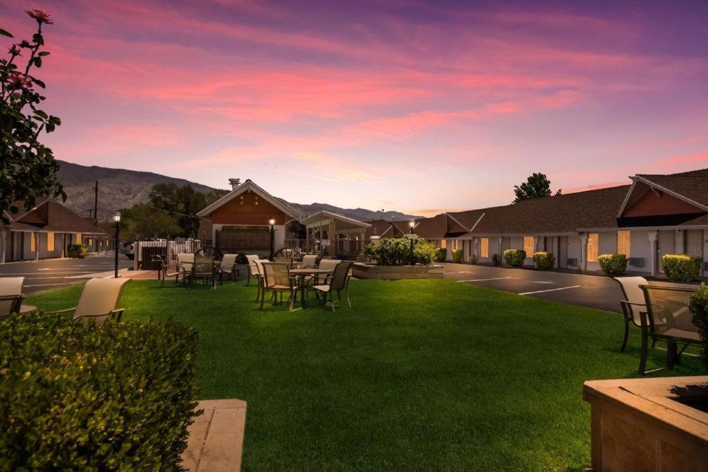 Best Western Frontier Motel Lone Pine Exteriör bild
